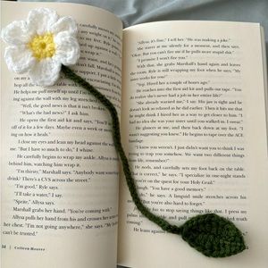 Crochet flower keychain 🌸